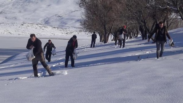 OFF-ROAD EKİBİ DOĞAYA YEM BIRAKIP, KARDA RAFTİNG YAPTI