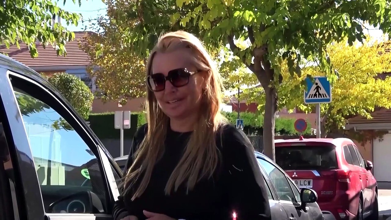 Belén Esteban sorprende a dos buenas amigas en Sevilla