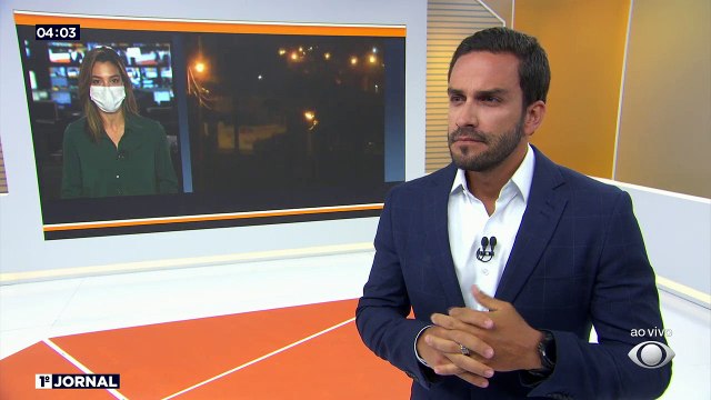 Criminosos fortemente armados explodiram duas agências bancárias, no interior da Bahia. Moradores foram acordados com o barulho da explosão e testemunharam a madrugada de terror.