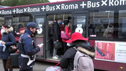 Green pass sui mezzi pubblici, un multato a Roma. I vigili: "Dai cittadini atteggiamento positivo"