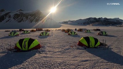 Un eclipse total de sol sumió la Antártida en la oscuridad el sábado