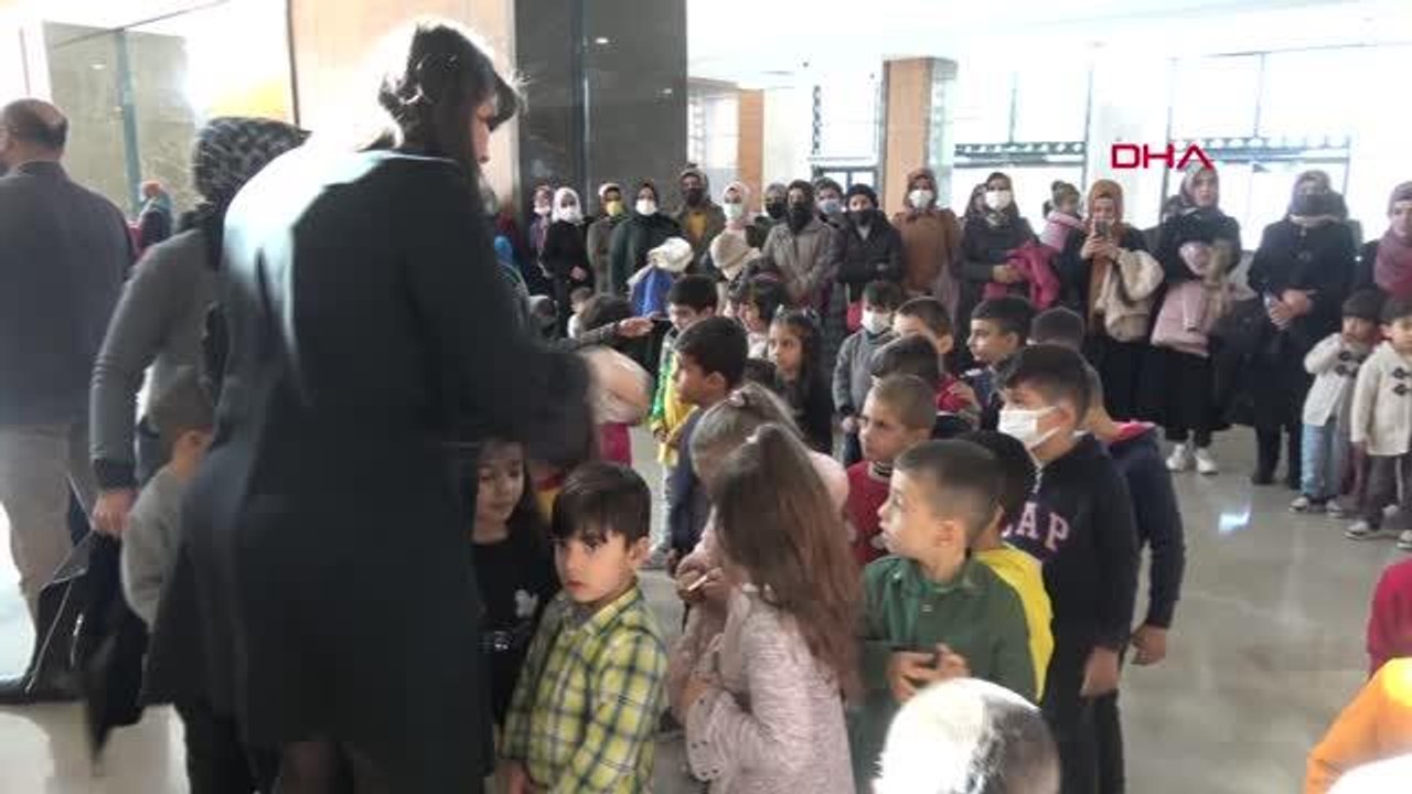 Son dakika: ÇOCUKLARIN YAPTIĞI EBRULAR SERGİLENDİ