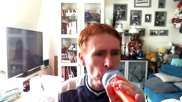 Wiwi égratigne je fais passer