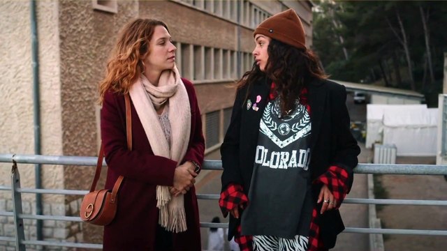 Plus belle la vie : [Indiscrétion] - Betty embrasse Léa