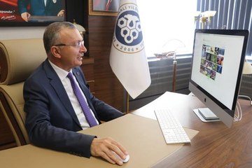 EBYÜ Rektörü Prof. Dr. Akın Levent AA'nın "Yılın Fotoğrafları" oylamasına katıldı