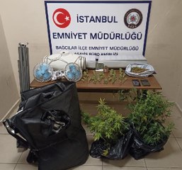 Son dakika haber! BAĞCILAR'DA UYUŞTURUCU SERASI KURULAN EVE OPERASYON