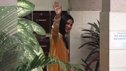 Katrina Kaif शादी के लिए निकली मुंबई से निकली राजस्थान |FilmiBeat