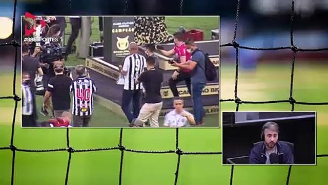 98 Esportes | É o atleta do ano no Brasil , afirma Leandro Cabido sobre Hulk