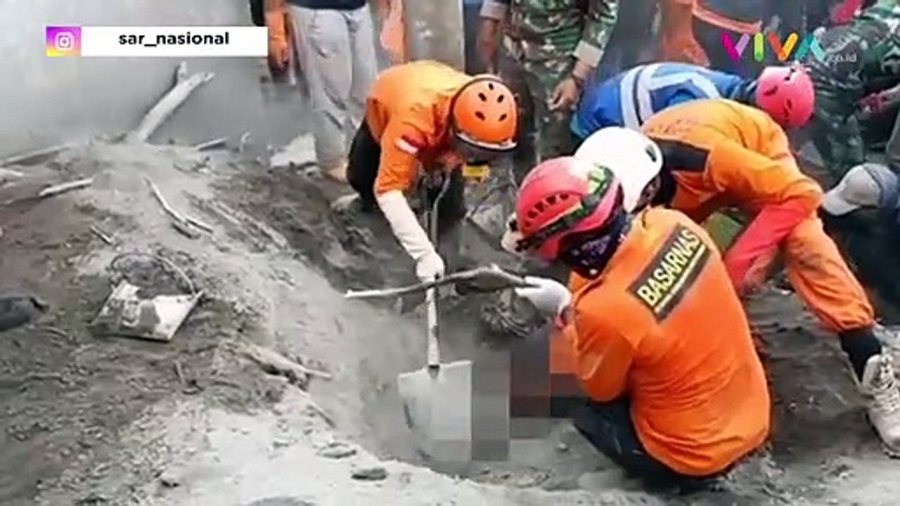 Ibu Peluk Erat Buah Hatinya, Berusaha Kabur dar...