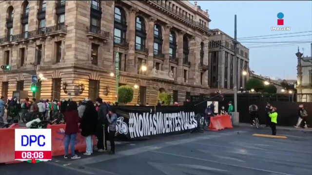 Ciclistas bloquean Eje Central en la CDMX