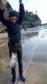 Antalya'da genç kızın Tral balığı sevinci: 