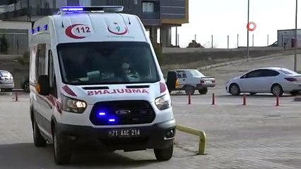 Eşini rahatsız eden kargo çalışanını bacaklarından vurdu