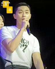 Park SEO Joon laughed when one of his fans sang ABC and ended with the words _WILL YOU MERRY MEE_