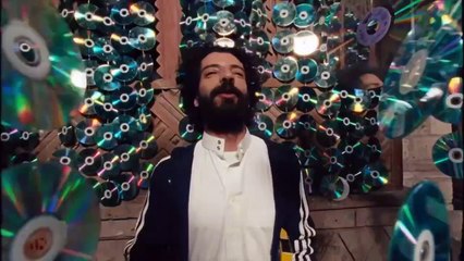 ...بعد قليل في جلسة المساء...