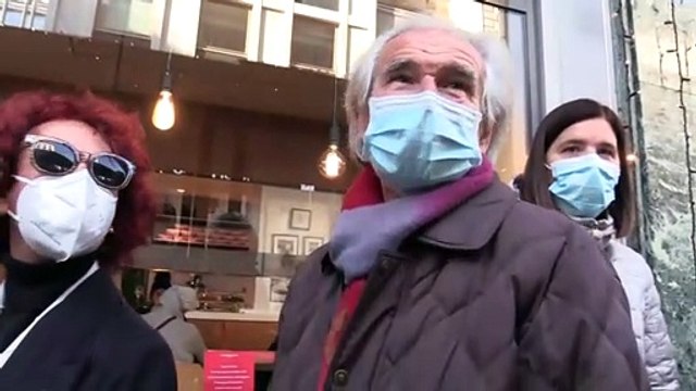 Milano, la prima pausa pranzo con il Super Green Pass: code fuori dai ristoranti
