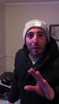 Il pense sauter dans deux mètres de neige mais a oublié le gel intense ces derniers jours