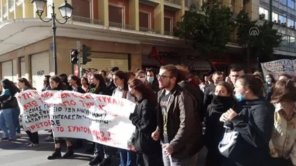 Polis kurşunu ile yaşamını yitiren Grigoropoulos'u anma gösterisi