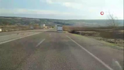 Koyunlar firardaKoyun koyuna yolculukta firar eden koyunlar başka bir araç sürücüsü tarafından fark edildi