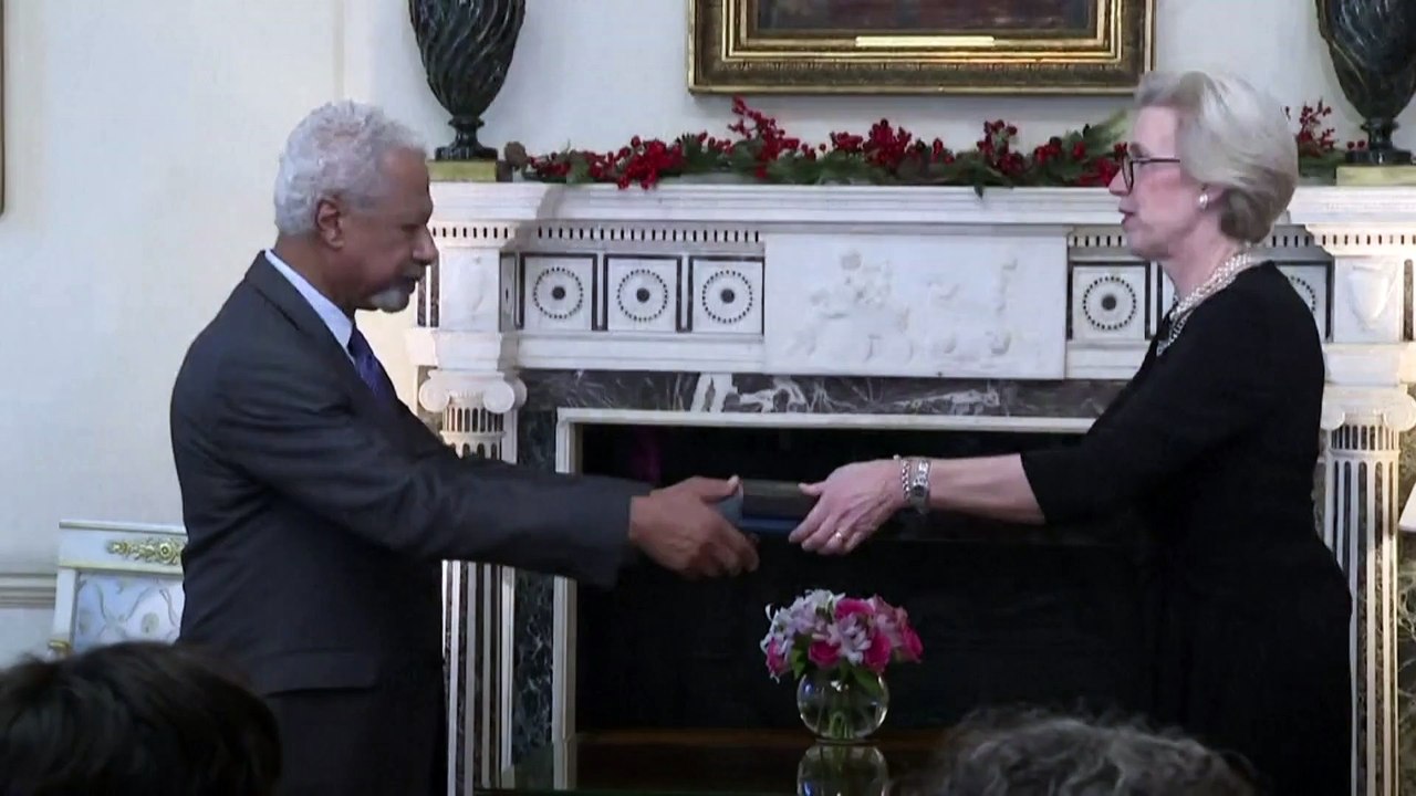 In London statt in Stockholm: Abdulrazak Gurnah nimmt Literaturnobelpreis entgegen