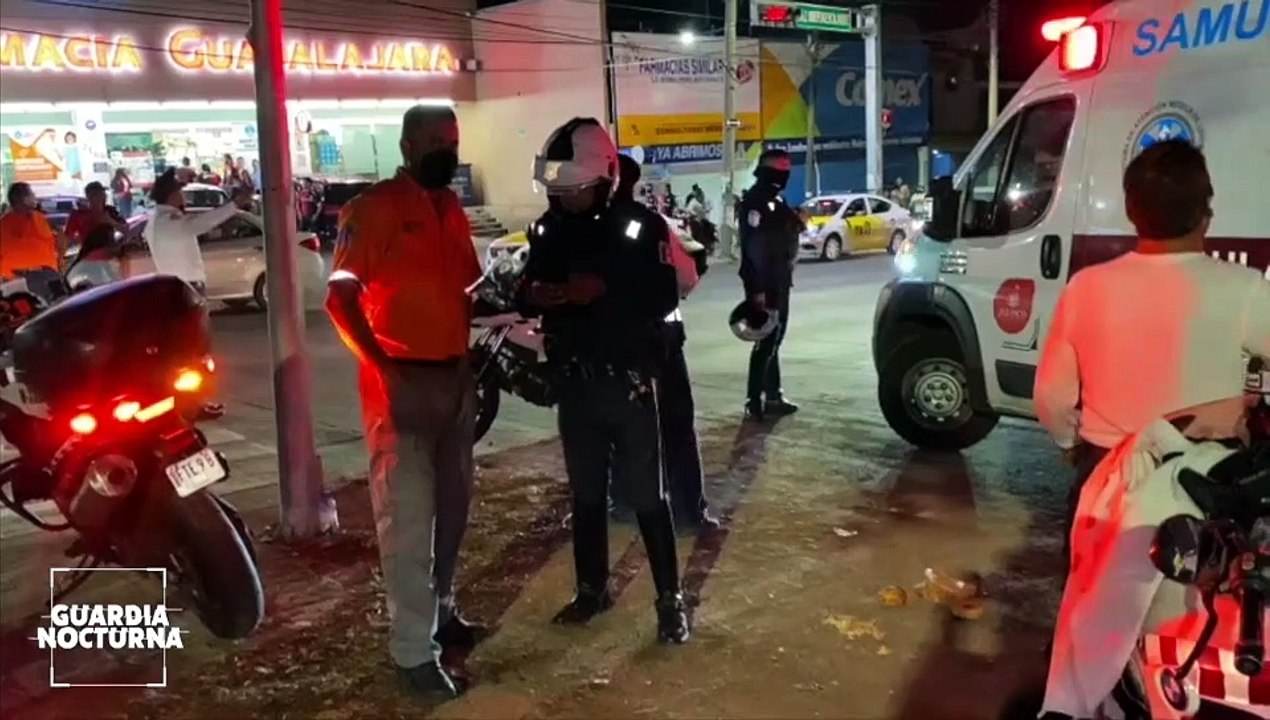 Diez aficionados atlistas golpearon a un elemento de la policía vial afuera del  Estadio Jalisco