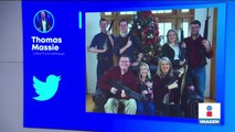 Congresista de EU y su familia posan con armas en foto navideña