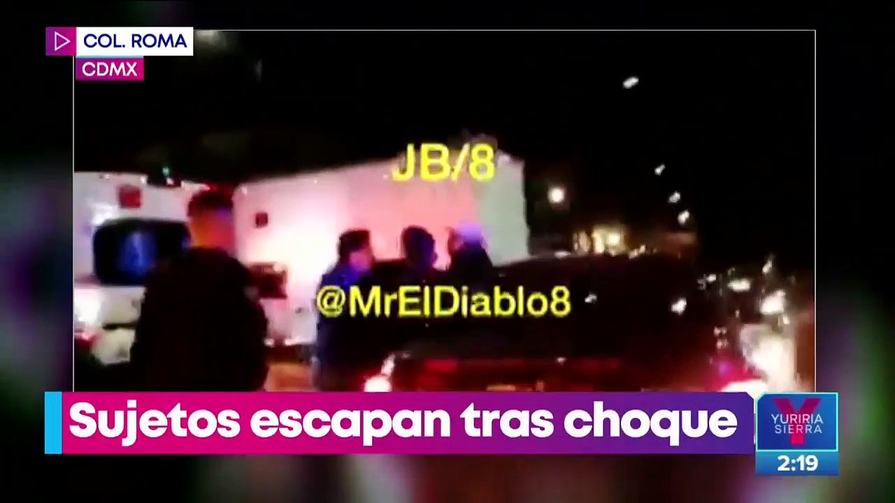 Sujetos escapan de la policías tras choque