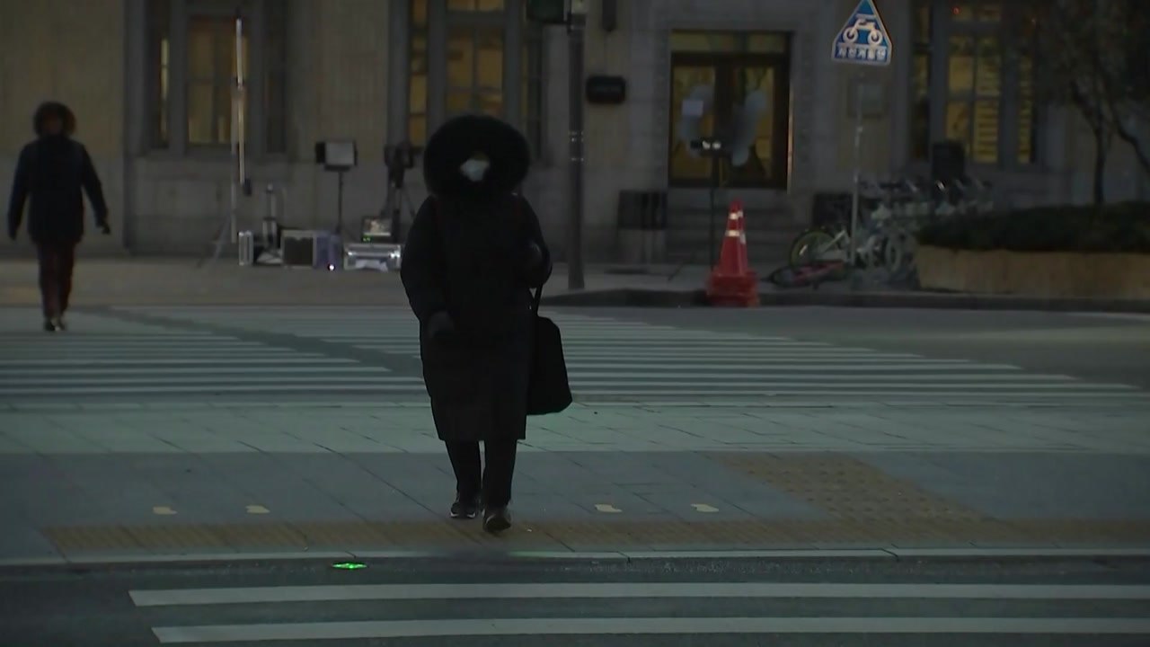 [날씨] 절기 '대설' 내륙 맑고 포근...동해안 비·눈 / YTN