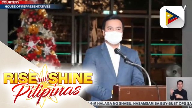 Giant Christmas tree ng Kamara, pinailawan na