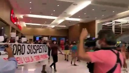 Em primeira agenda no Nordeste, Moro é alvo de protesto: "Juiz ladrão"