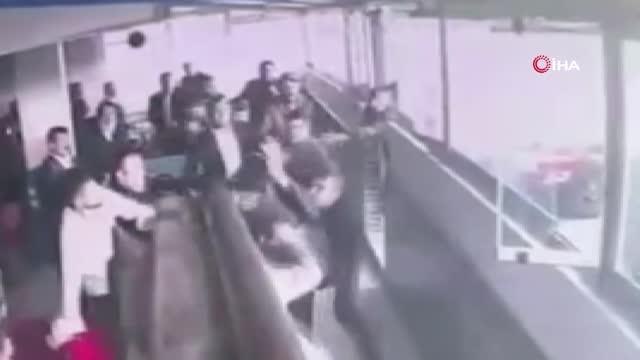 Dehşete düşüren kavga kamerada...Tarla tartışmasında silahlar, sandalyeler, yumruklar havada uçuştu