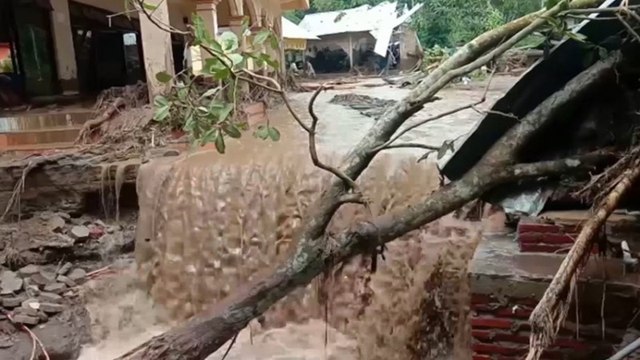 4 Korban Longsor di Lombok Ditemukan Meninggal, 1 Orang Masih dalam Pencarian