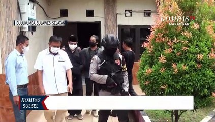 Download Video: Tahanan Narkoba Menikah Di Kantor Polisi