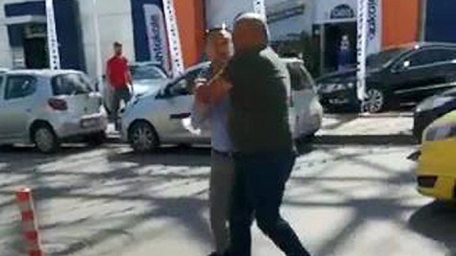 Kadın taksi şoföründen 'satırlı saldırı' iddiası