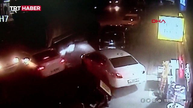 Freni boşalan kamyon ortalığı birbirine kattı