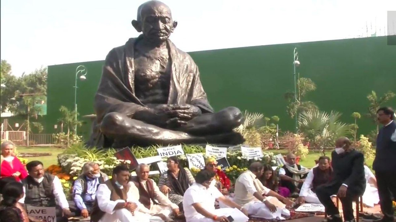Opposition staged protest in front of Gandhi st...