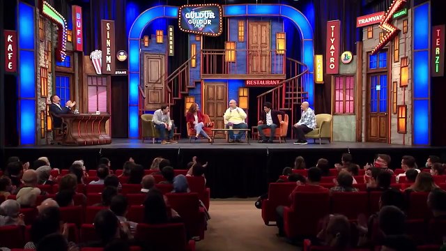 Güldür Güldür'den, Hasan Can Kaya göndermeli skeç: Neye güldünüz lan siz, adam hakaret ediyor size