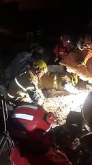 Dois prédios desabam e matam homem e bebê