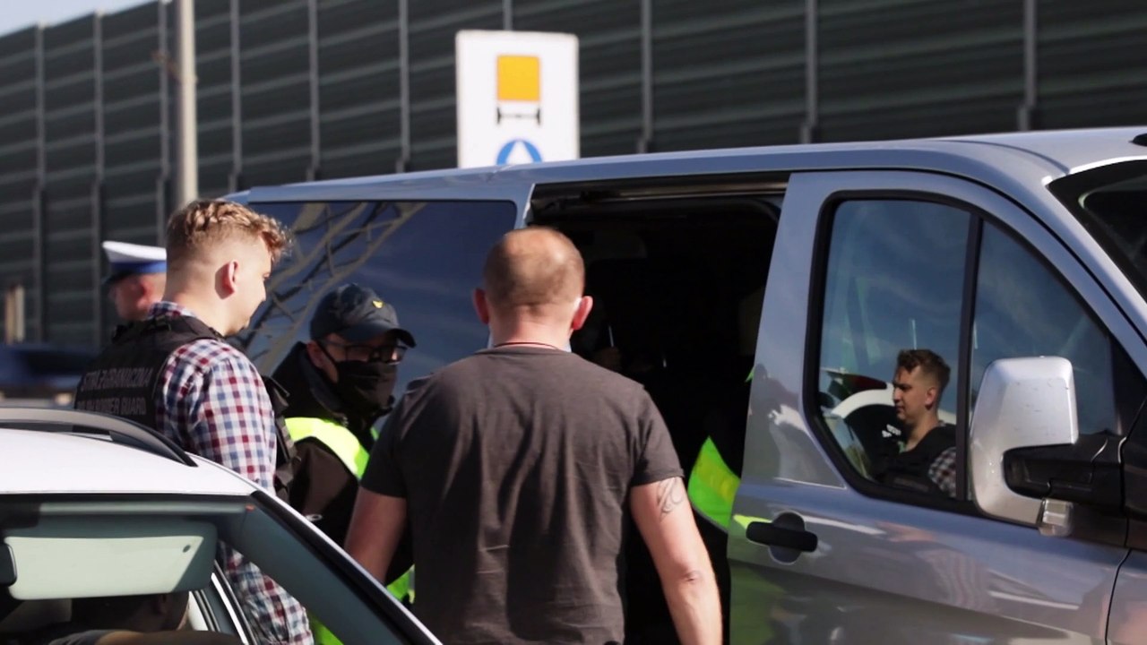 Flüchtlingskrise an belarussischer Grenze: Grenzübertritte und Schlepperbanden