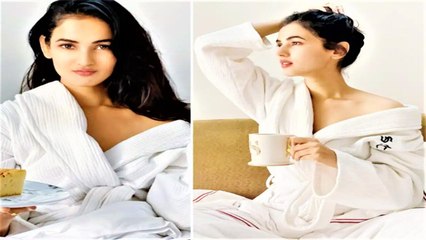 Sonal Chauhan Pap Talks At The Airport Arrival