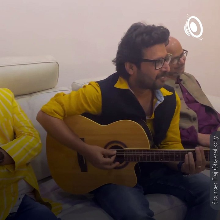 Singer Abhijeet Bhattacharjee, Babul Supriyo Celebrate Ustad Rashid Khan's Wedding Anniversary