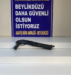 Damada "pompalı tüfek" takmıştı: Yakalandılar