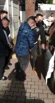 Damada pompalı tüfek takmıştı: Yakalandılar