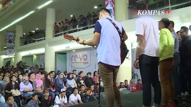 Stand Up Comedy Seru: Sepuluhtura Bentuk Kreativitas Tanpa Batas