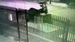 Vídeo mostram ladrões arrombando e furtando veículo no Bairro Maria Luiza