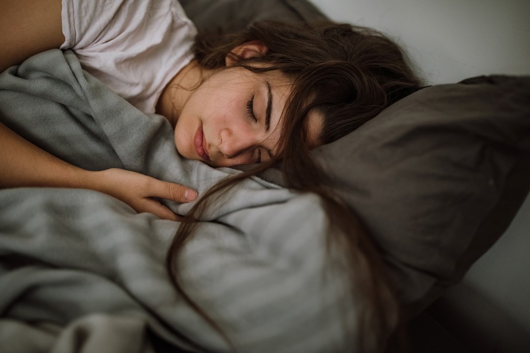 Vous êtes fatigué même après une bonne nuit de sommeil ? Voici les 7 types de repos dont vous avez besoin
