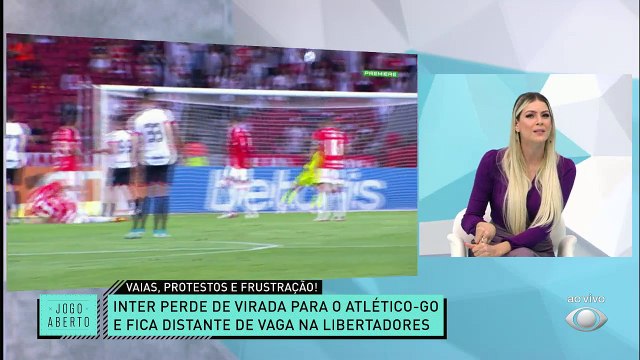 SAI DA FRENTE! A Renata Fan não poupou palavras para resumir a temporada do Internacional em 2021. A loira ficou pistola! Se liga! #JogoAberto