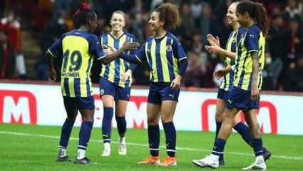 "Kadına şiddete son" mesajı verilen tarihi maçta Fenerbahçe, deplasmanda Galatasaray'ı 7-0 yendi