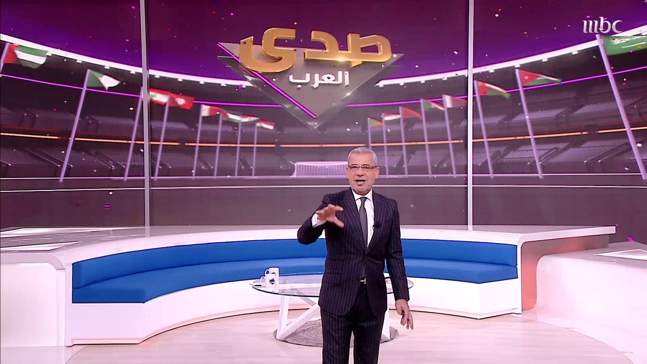 مصطفى الآغا يعرض الحقيبة التي وصلته وبها ربع مل...