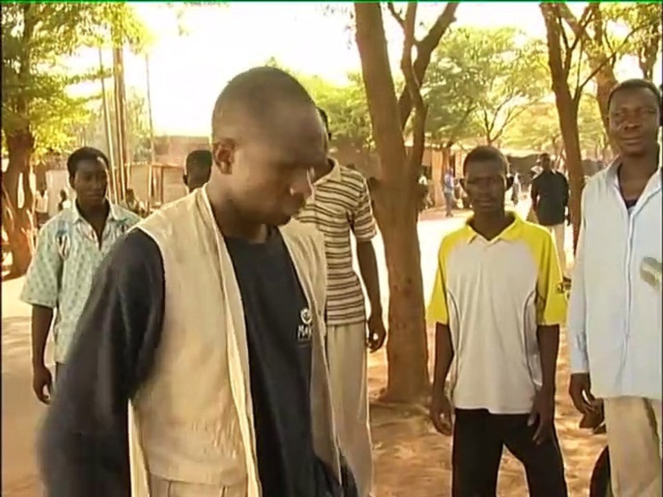 Super flics - saison 1 - épisode 19 - Maman (s)