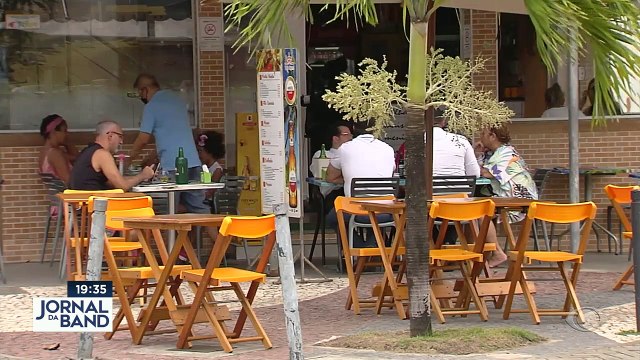 O faturamento de bares e restaurantes neste semestre retomou o nível de antes da pandemia. Boa notícia pra quem está atrás de emprego.